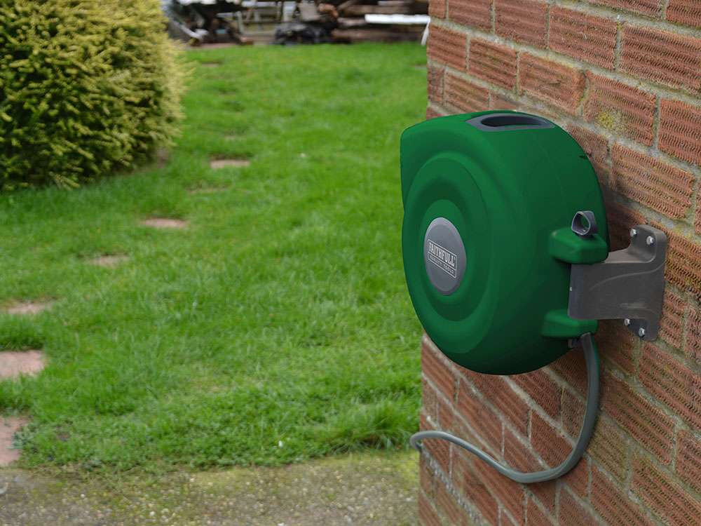 Auto Hose Reel with Wall Bracket 20M